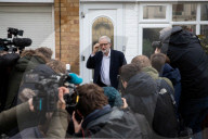 NEWS - Brexit: Jeremy Corbyn wird morgens von Medien belagert