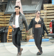 PREMIUM EXCLUSIVE Vanessa Hudgens Flaunts Perfect Abs While Grabbing Lunch With Austin Butler