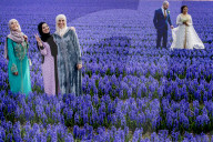 FEATURE - Fotogenes Posieren im blauen Hyazinthen-Feld