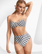 PEOPLE - Rosie Huntington Whiteley präsentiert ihre eigene Bademoden-Kollektion