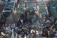 FEATURE - Pakistan: Wassermelonen zum Verkauf auf dem Markt in Lahore
