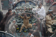 FEATURE - Pakistan: Wassermelonen zum Verkauf auf dem Markt in Lahore