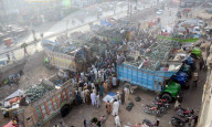 FEATURE - Pakistan: Wassermelonen zum Verkauf auf dem Markt in Lahore