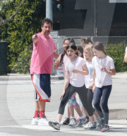 EXKLUSIV - Adam Sandler regelt den Verkehr in Brenwood