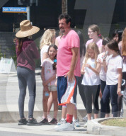 EXKLUSIV - Adam Sandler regelt den Verkehr in Brenwood