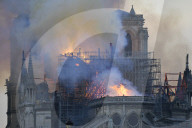 NEWS - Notre-Dame in Paris steht in Flammen (weitere Bilder)