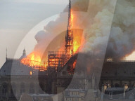 NEWS - Notre-Dame in Paris steht in Flammen (weitere Bilder)