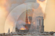 NEWS - Paris: Notre-Dame in Brand
