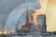 NEWS - Paris: Notre-Dame in Brand