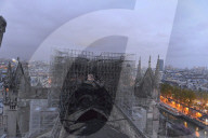NEWS - Brand der Notre-Dame: Mit den Feuerwehrleuten auf dem Dach