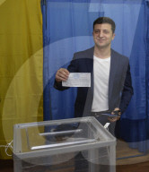 NEWS - Ukraine: Komiker Zelensky gewinnt Präsidentschaftswahlen