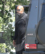 PREMIUM EXCLUSIVE Jamie Foxx Goes Solo In Calabasas After Recent Reunion With Katie Holmes