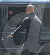 PREMIUM EXCLUSIVE Jamie Foxx Goes Solo In Calabasas After Recent Reunion With Katie Holmes