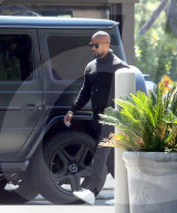 PREMIUM EXCLUSIVE Jamie Foxx Displays Freshly Shaved Head While Out In His $150k Mercedes G63