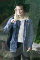 PEOPLE - Olivia Wilde gönnt sich einen Lollipop