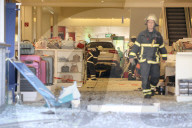 NEWS - Hamburg: Rentner fährt in Einkaufszentrum
