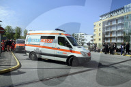 NEWS - Hamburg: Rentner fährt in Einkaufszentrum