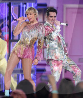 PEOPLE - Billboard Music Awards: Die Show