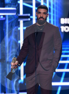 PEOPLE - Billboard Music Awards: Die Show