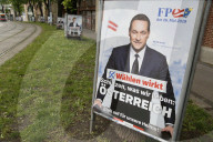 NEWS - Verschmierte Wahlplakte zur Europawahl in Wien