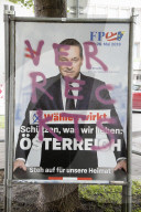NEWS - Verschmierte Wahlplakte zur Europawahl in Wien