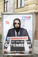 NEWS - Verschmierte Wahlplakte zur Europawahl in Wien