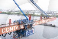 NEWS -  Container Terminal Altenwerder in Hamburg