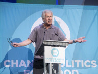 Crowds turn out in support of Nigel Farage at the Brexit Party rally
