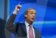 Crowds turn out in support of Nigel Farage at the Brexit Party rally