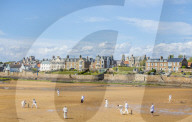 FEATURE -  Sport für Gentlemen: Eröffnung der Strand Cricket Saison 2019 an der Elie Beach in Fife