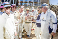 FEATURE -  Sport für Gentlemen: Eröffnung der Strand Cricket Saison 2019 an der Elie Beach in Fife