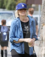 PREMIUM EXCLUSIVE Ben Affleck Bonds With Mom Over Mother's Day Weekend
