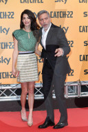 PEOPLE - George Clooney und Amal Alamuddin an der Catch-22 Premiere in Rom