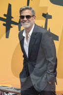 PEOPLE - George Clooney und Amal Alamuddin an der Catch-22 Premiere in Rom