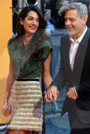 PEOPLE - George Clooney und Amal Alamuddin an der Catch-22 Premiere in Rom