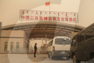 NEWS - China: Sandsturm färbt Himmel über Harin gelb