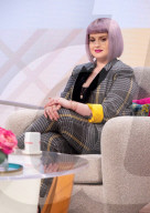 PEOPLE - Kelly Osbourne in TV-Show  "Lorraine"