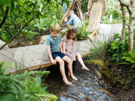 PEOPLE - Catherine besucht mit den Kindern "ihren" Garten an der Chelsea Flower Show