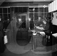FEATURE - 1957: Hüte für Gentlemen bei Lock's in London