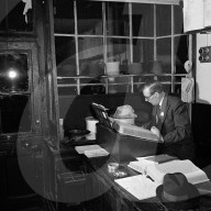 FEATURE - 1957: Hüte für Gentlemen bei Lock's in London