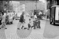 FEATURE - Blick zurück: Lunchtime im Central Park in den 50er Jahren