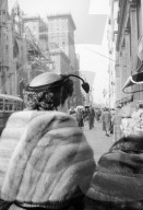FEATURE - Blick zurück: Lunchtime im Central Park in den 50er Jahren
