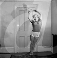 FEATURE - Blick zurück: Fitness-Training zuhause in den 1950er Jahren