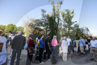 Huge queues at The Duchess of Cambridge's garden