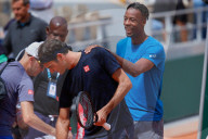 NEWS - Tennis: Roger Federer beim Training in Roland Garros