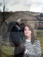 SCHICKSALE - Selbstvertrauen trotz ihres schiefen Gesichts: Die 26jährige Karla Deyes hat nunmehr die Liebe ihres Lebens gefunden