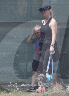 PREMIUM EXCLUSIVE Reese Witherspoon walks her two dogs with son and husband