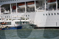 NEWS - Kreuzfahrtschiff rammt Touristenboot in Venedig – zwei Verletzte