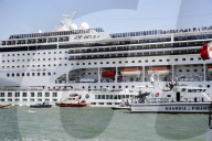 NEWS - Kreuzfahrtschiff rammt Touristenboot in Venedig – zwei Verletzte