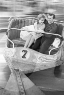 FEATURE - Blick zurück: Verliebte Pärchen anfangs 1960er Jahre
